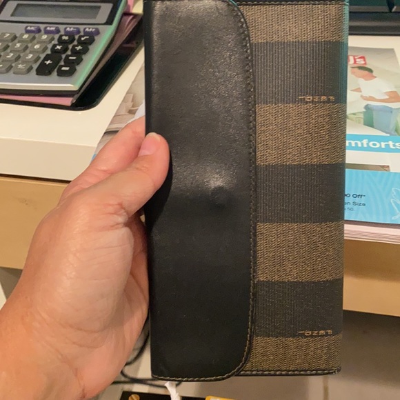 Beautiful Fendi wallet full set! - Picture 2 of 5